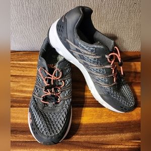 Fila Women's Tennis Shoe Size 8M